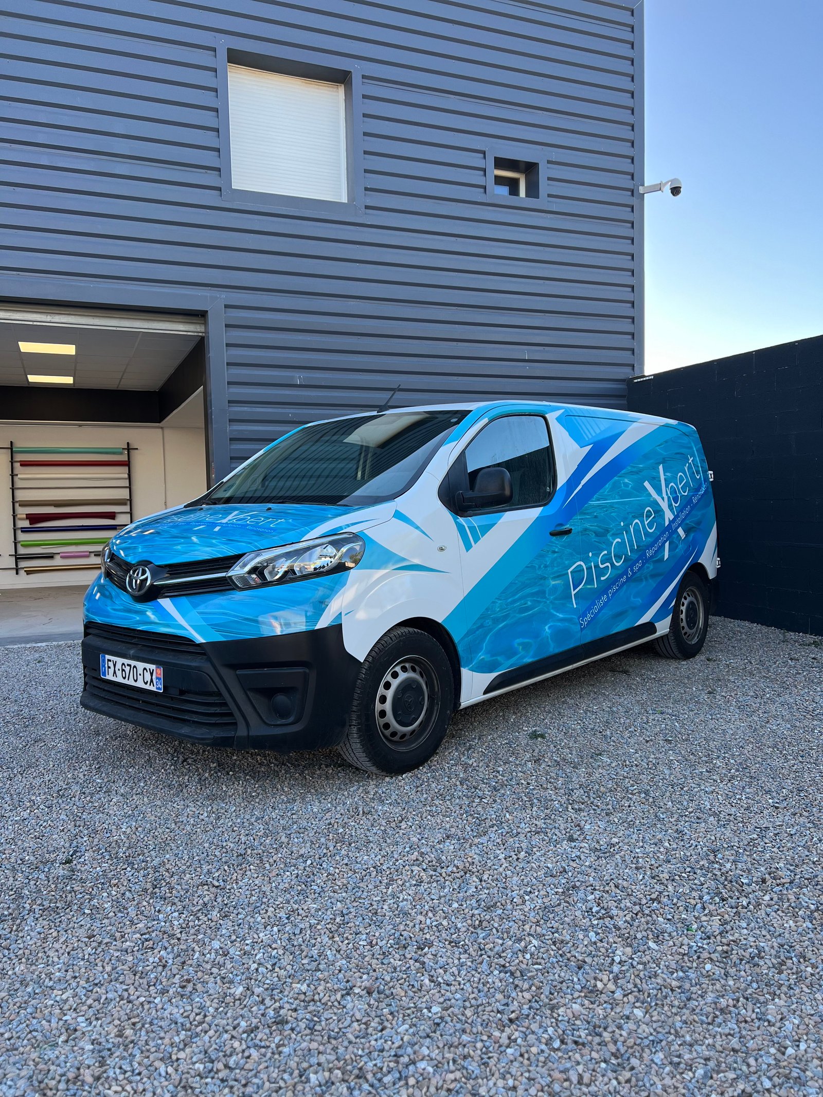 Utilitaire Toyota PiscineXpert covering