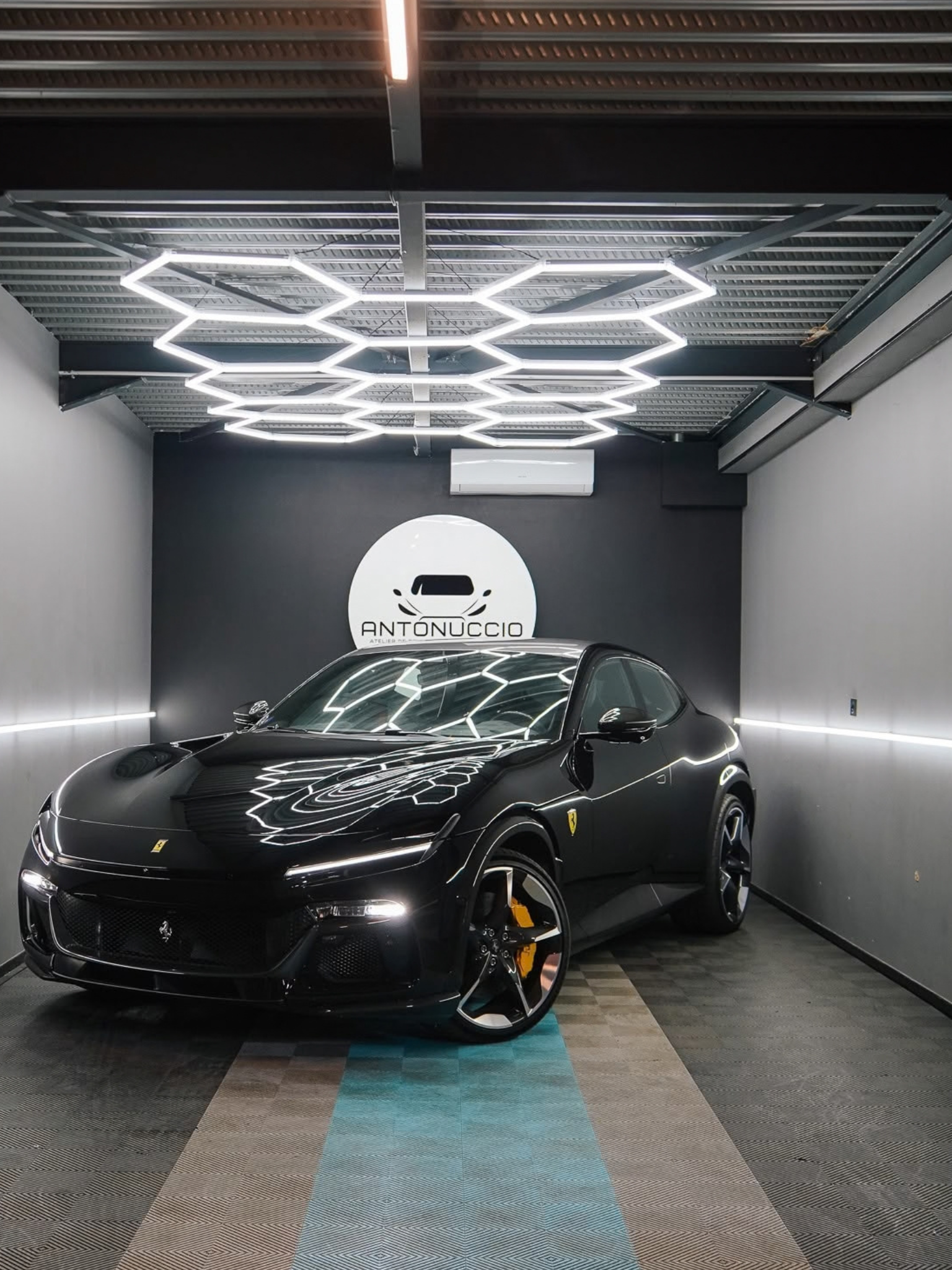 Ferrari Purosangue noir - Atelier Antonuccio